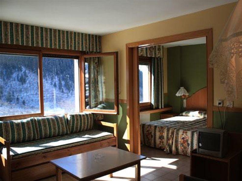 Apartamentos Solneu บาเกย์รา-เบเรต ภายนอก รูปภาพ
